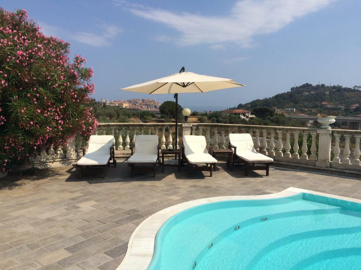 Villa Con Piscina A Imperia, Italy ภายนอก รูปภาพ