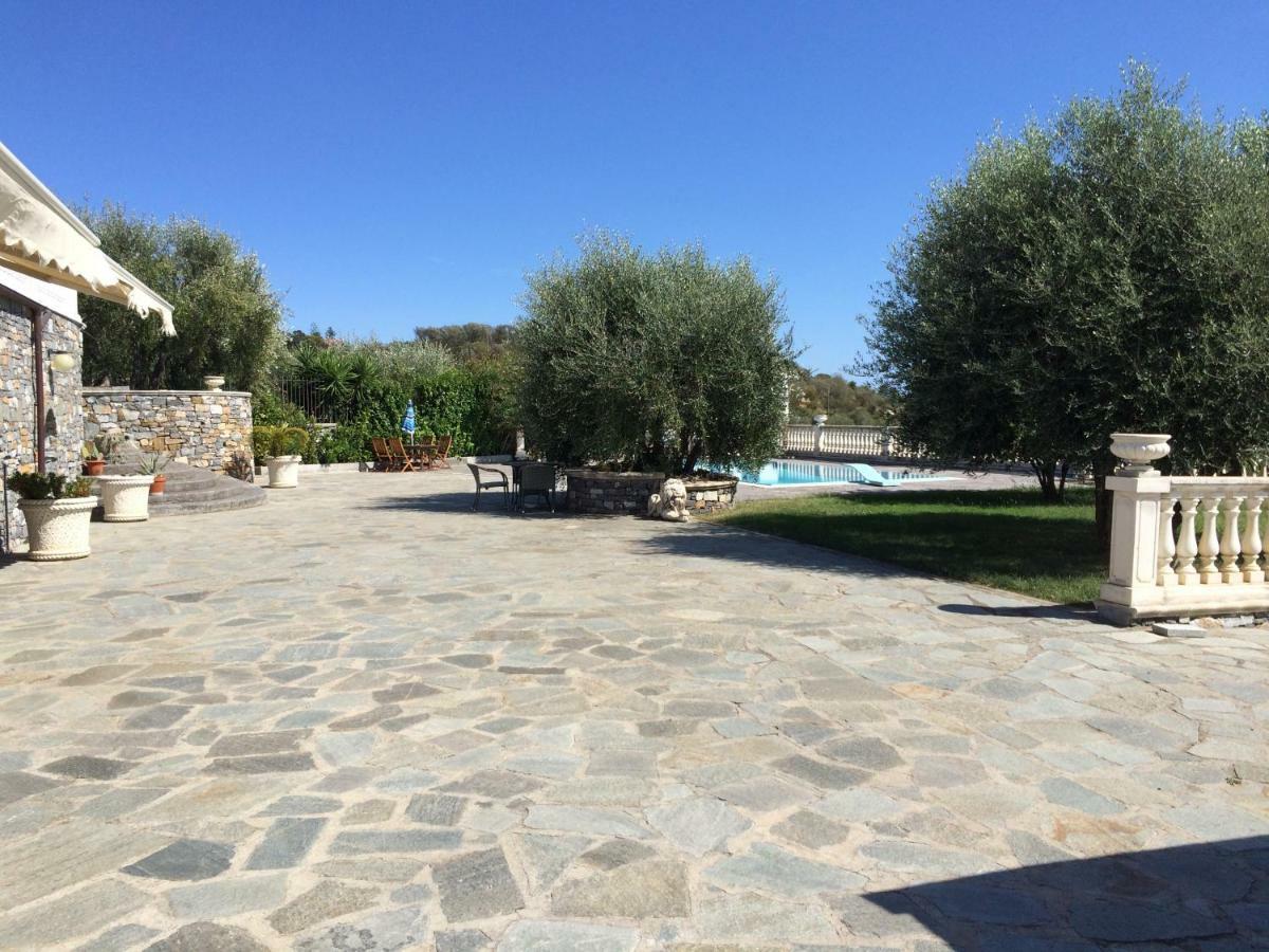 Villa Con Piscina A Imperia, Italy ภายนอก รูปภาพ